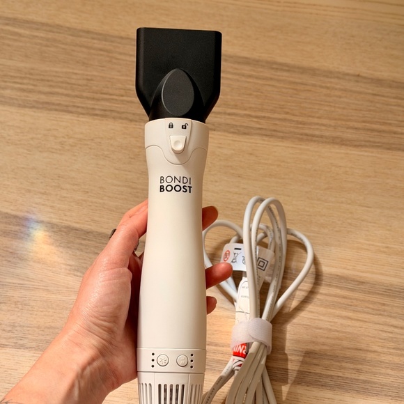 BondiBoost EVERLAST AIRSTYLER SYSTEM 6-in-1 dryer & multi-styler - Picture 9 of 14